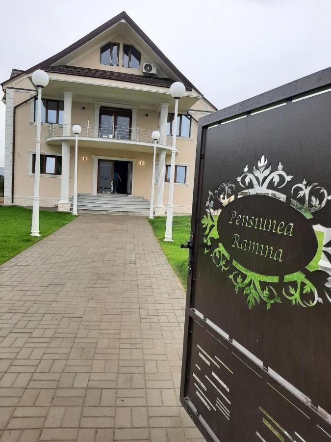 Pensiunea Ramina Adjud Zewnętrze zdjęcie
